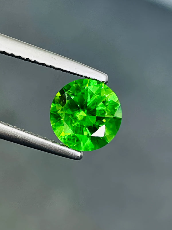 1.63ct Natural russia urals demantoid garnet gemstone loose stone clean1st vivid green color by partner of WB Gem DMRG37