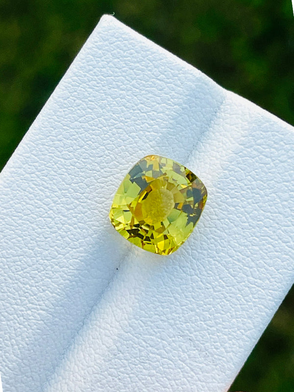Natural  5.28Ct Chrysoberyl vivid yellow color gemstone srilanka WB Gems CHA09