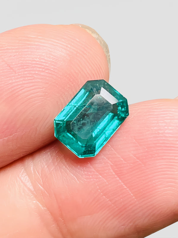 Natural Emerald vivid green Zambia Gemstone AIGS Certificate 2.31 Ct fine cut minor oil~ WB Gems~ EMA40