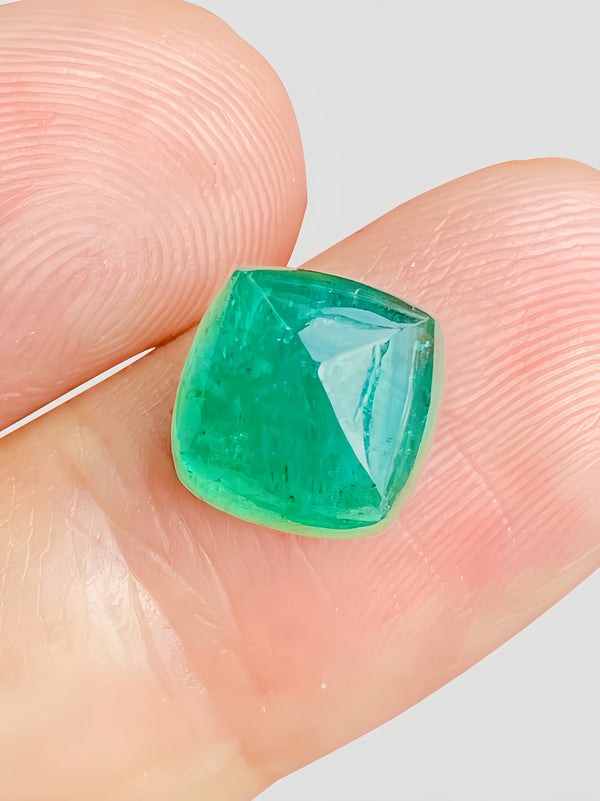 4.5ct natural Emerald sugarlorf cabochon gemstone fine cut vivid green luster good zambia WB gems EMA14
