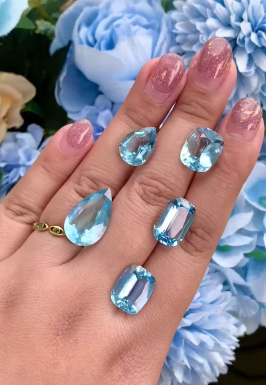 Deep Santa Maria Aquamarine An exceptional gem glowing with rare indig ...