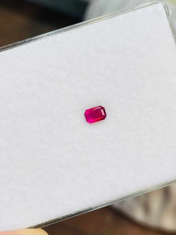 Natural Red Beryl Emerald 0.20 Ct Guild certificated Gemstone RE05