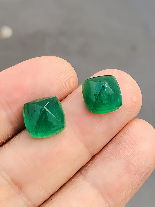 一对 13.16 克拉天然祖母绿 Sugarloaf 宝石赞比亚鲜艳的绿色小油状光泽好 EMC08