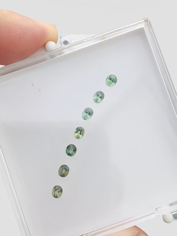 مجموعة 1.33 قيراط من حجر الالكسندريت الطبيعي حجر فضفاض بيضاوي 3 ملم اللون الأخضر يتغير إلى البرتقالي المصفر WB Gem F74